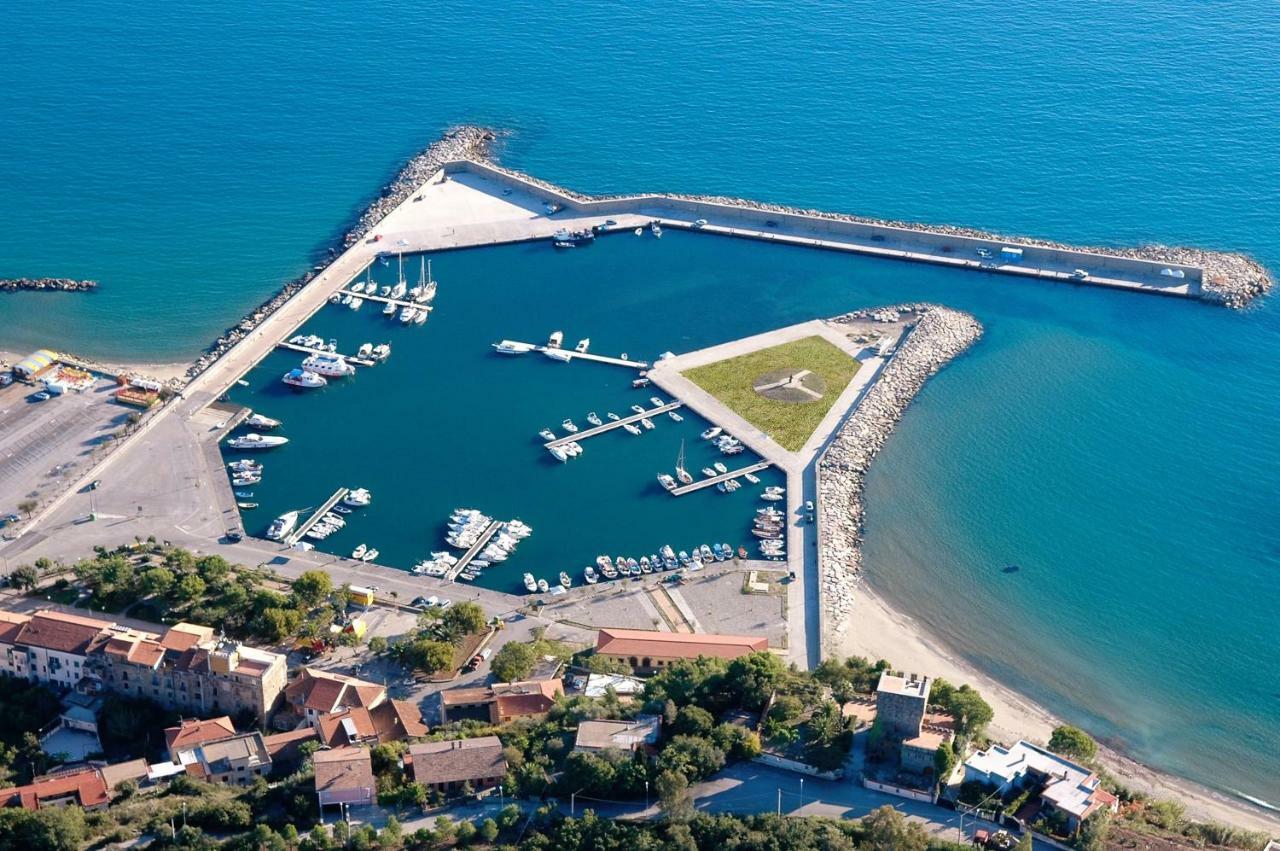 Hotel Stella Maris Казал Велино Екстериор снимка