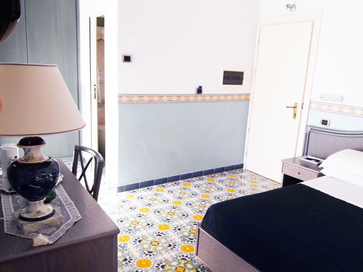 Hotel Stella Maris Казал Велино Екстериор снимка